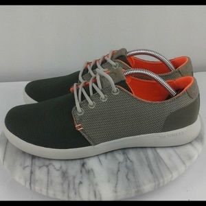 Women’s Merrell sneaker